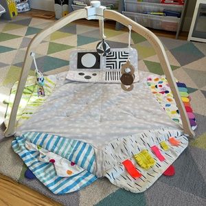 Lovery - The Play Gym